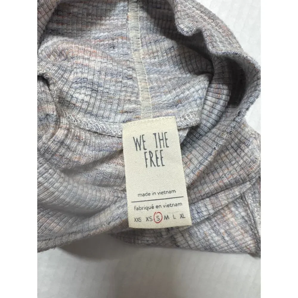 We The Free Free People Stonecold Turtleneck Split Back Tunic Top Size Small‎